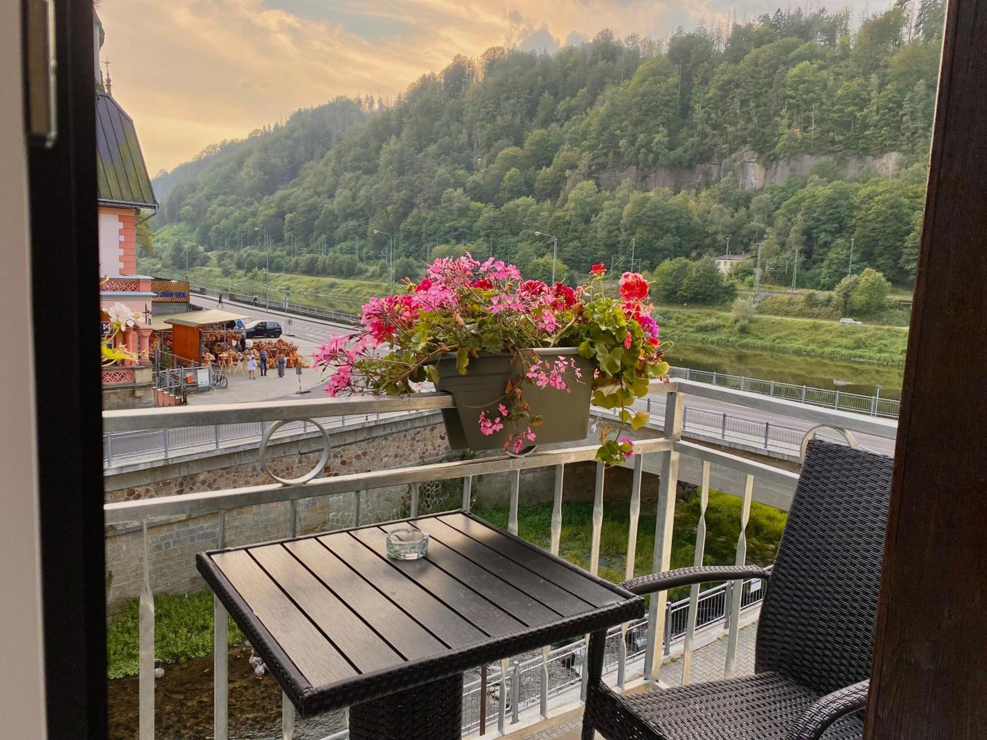 Hotel Labe Hřensko Extérieur photo